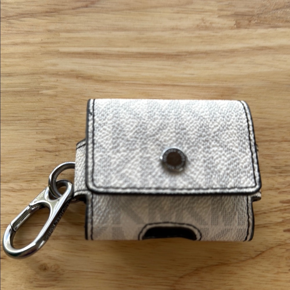 Michael Kors White Keychain Pouch